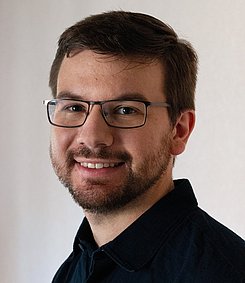  Dr. Alexander Wierzba